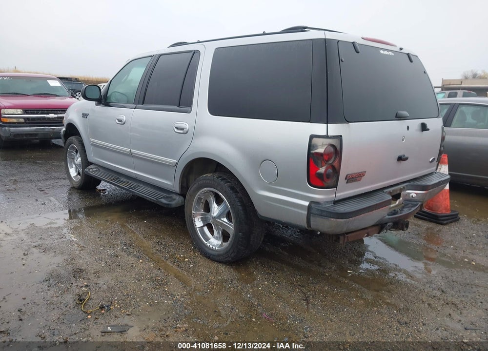 2000 FORD EXPEDITION XLT VIN: 1FMPU16L4YLB85590