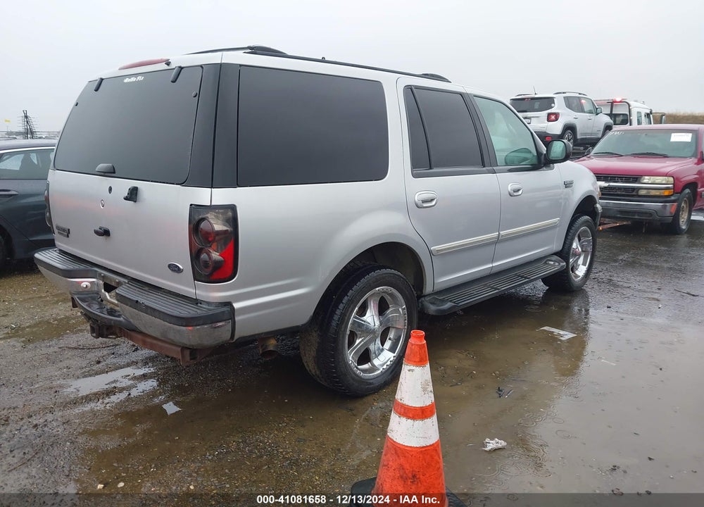 2000 FORD EXPEDITION XLT VIN: 1FMPU16L4YLB85590