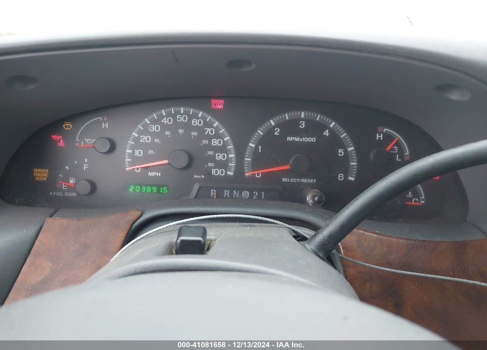 2000 FORD EXPEDITION XLT VIN: 1FMPU16L4YLB85590