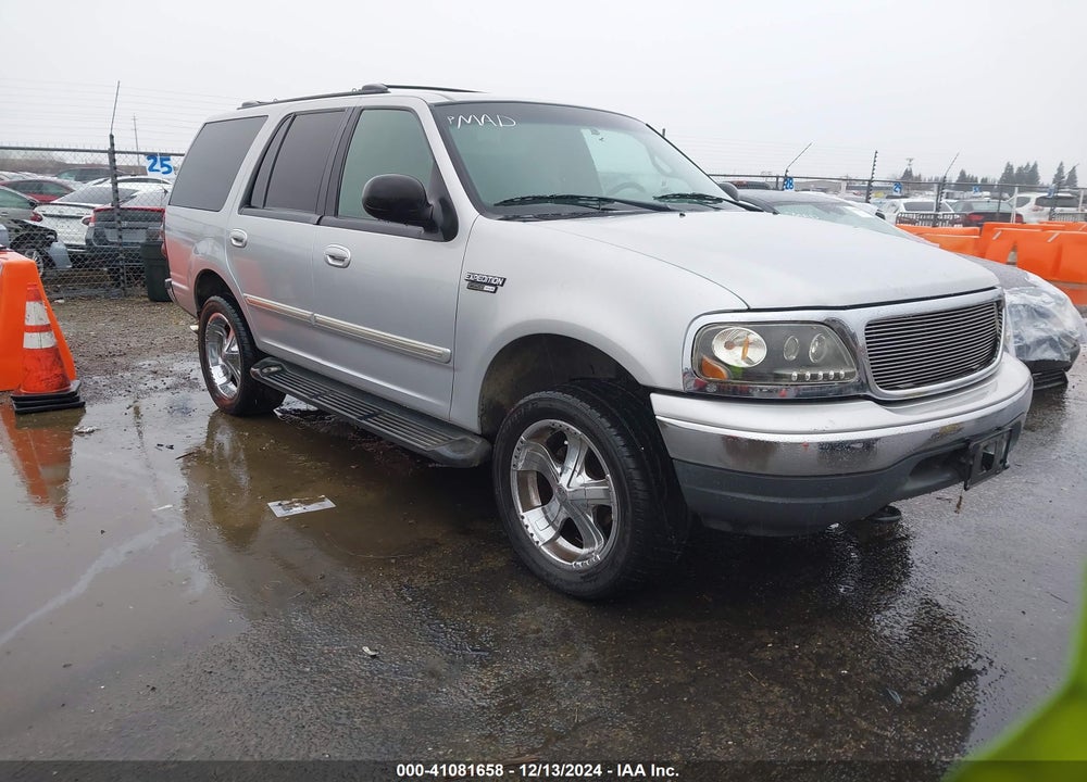 2000 FORD EXPEDITION XLT VIN: 1FMPU16L4YLB85590