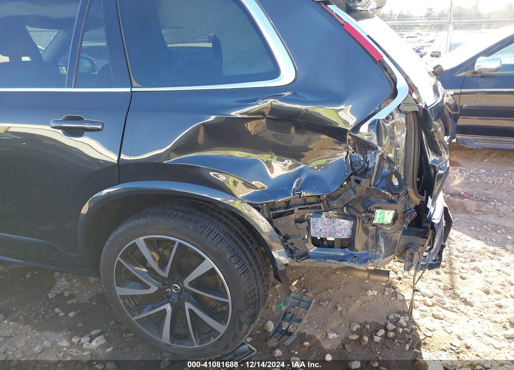 2021 VOLVO XC90 T6 MOMENTUM 7 PASSENGER VIN: YV4A22PK7M1683801