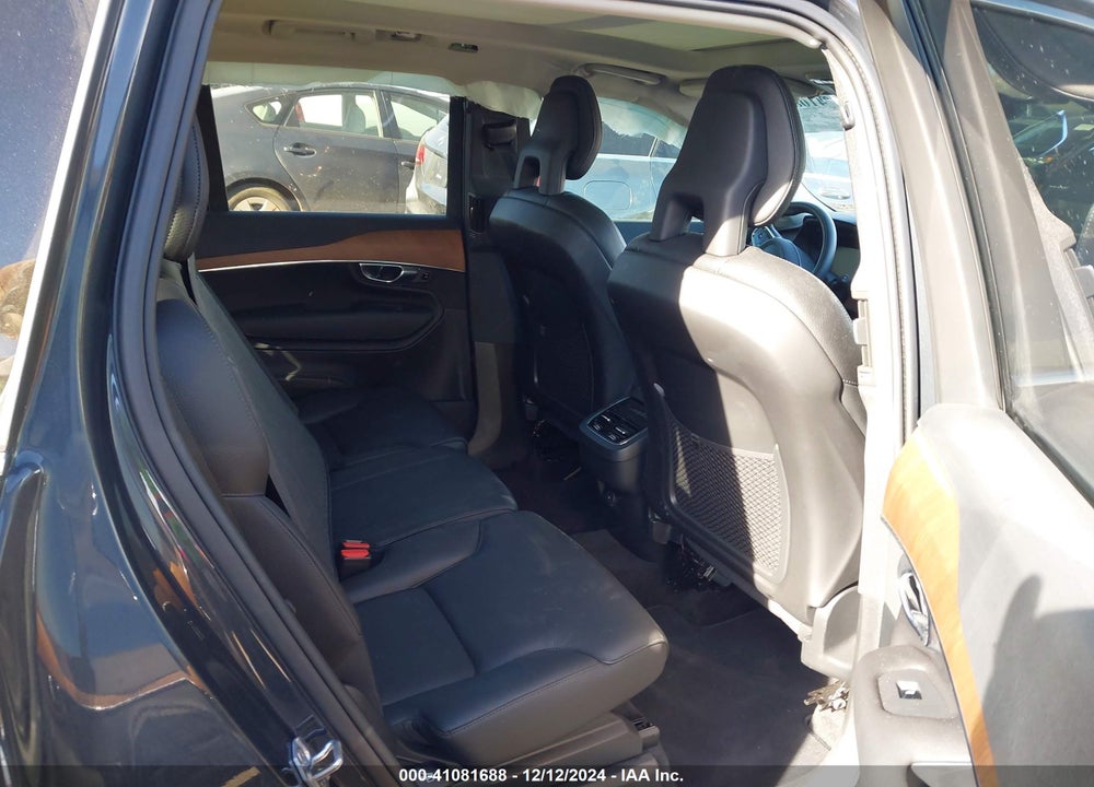 2021 VOLVO XC90 T6 MOMENTUM 7 PASSENGER VIN: YV4A22PK7M1683801