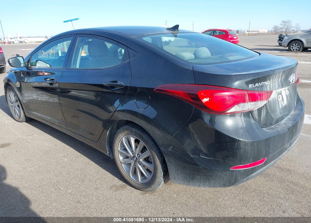 2015 HYUNDAI ELANTRA VIN: 5NPDH4AE3FH623510