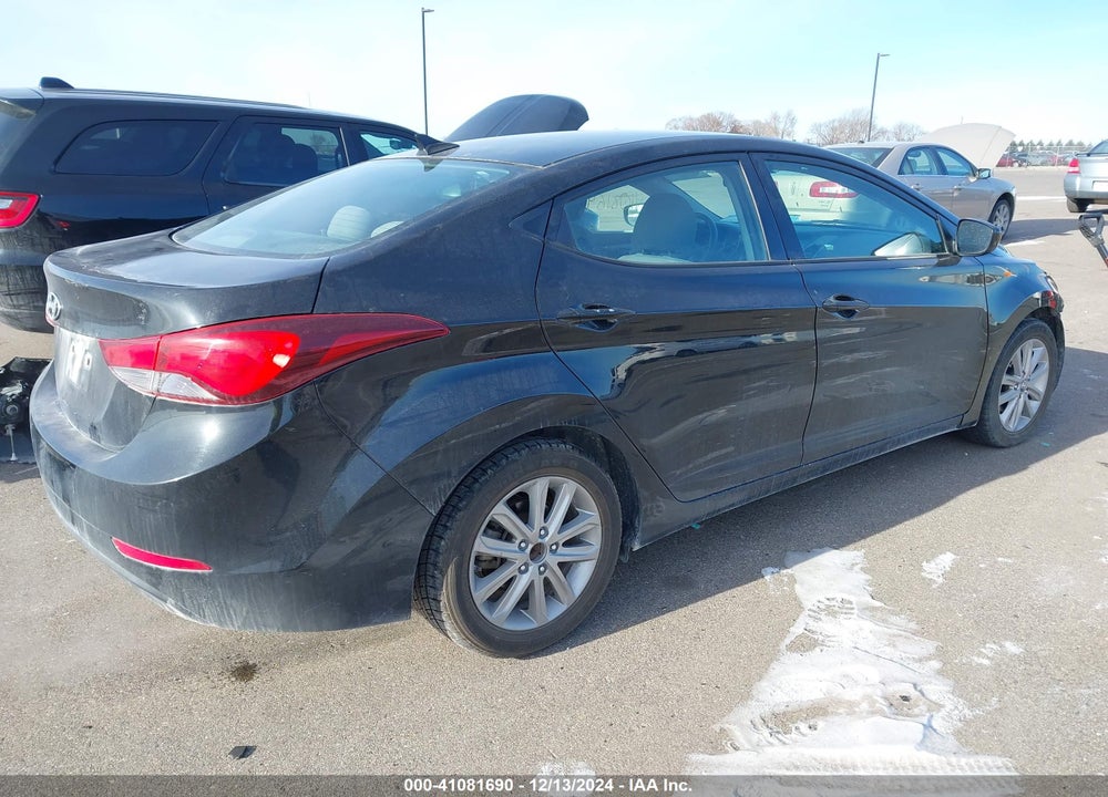 2015 HYUNDAI ELANTRA VIN: 5NPDH4AE3FH623510
