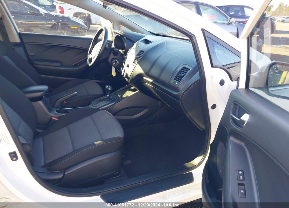 2016 KIA FORTE EX VIN: KNAFX5A81G5587861