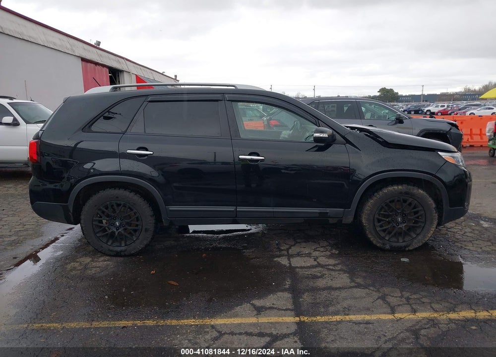 2014 KIA SORENTO LX VIN: 5XYKT4A66EG515869