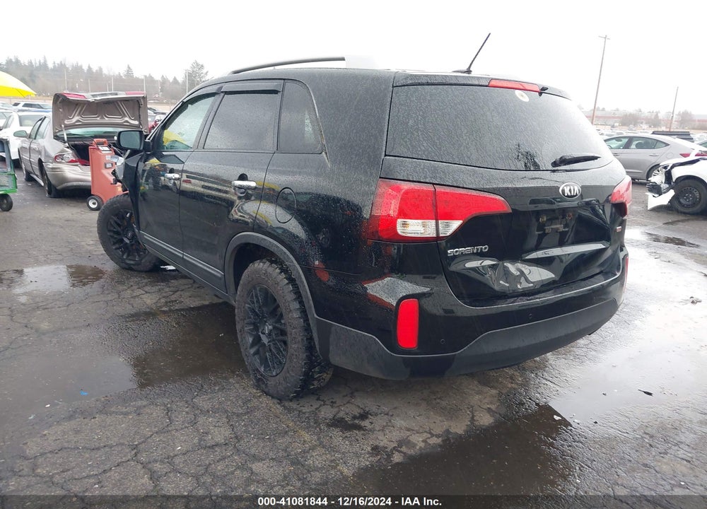2014 KIA SORENTO LX VIN: 5XYKT4A66EG515869