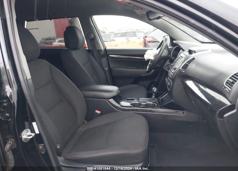 2014 KIA SORENTO LX VIN: 5XYKT4A66EG515869