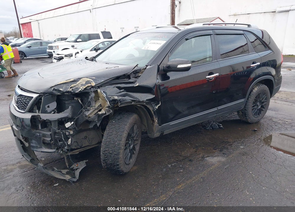 2014 KIA SORENTO LX VIN: 5XYKT4A66EG515869