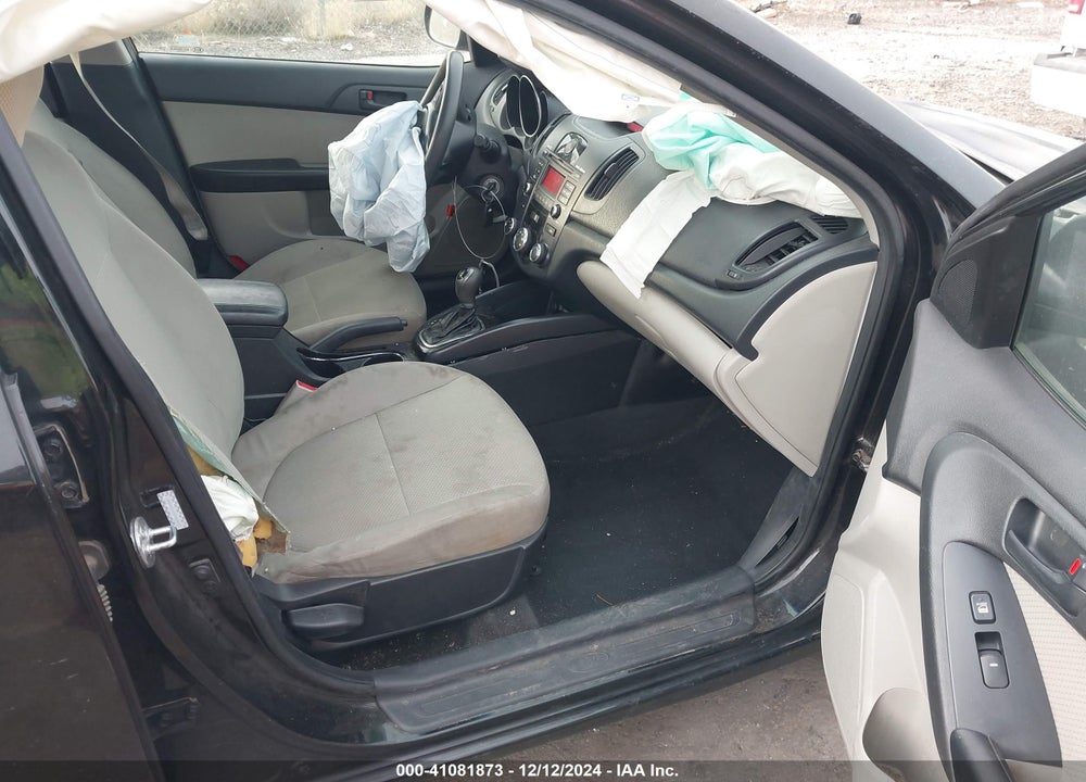 2011 KIA FORTE VIN: KNAFU4A20B5358062