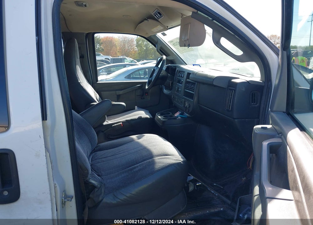 2016 CHEVROLET EXPRESS 3500 LT VIN: 1GAZGMFG5G1264634