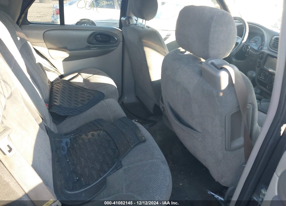 2004 CHEVROLET TRAILBLAZER LS VIN: 1GNDT13SX42150484