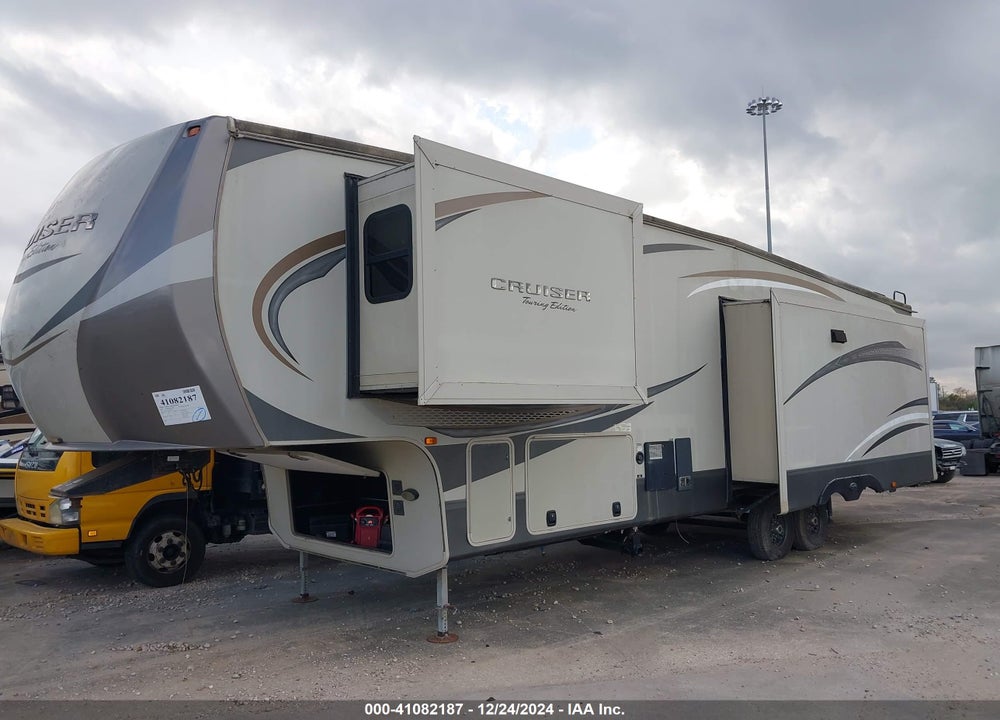 2016 CROSSROADS CRUISER 351MK VIN: 4V0FC3526GG007829
