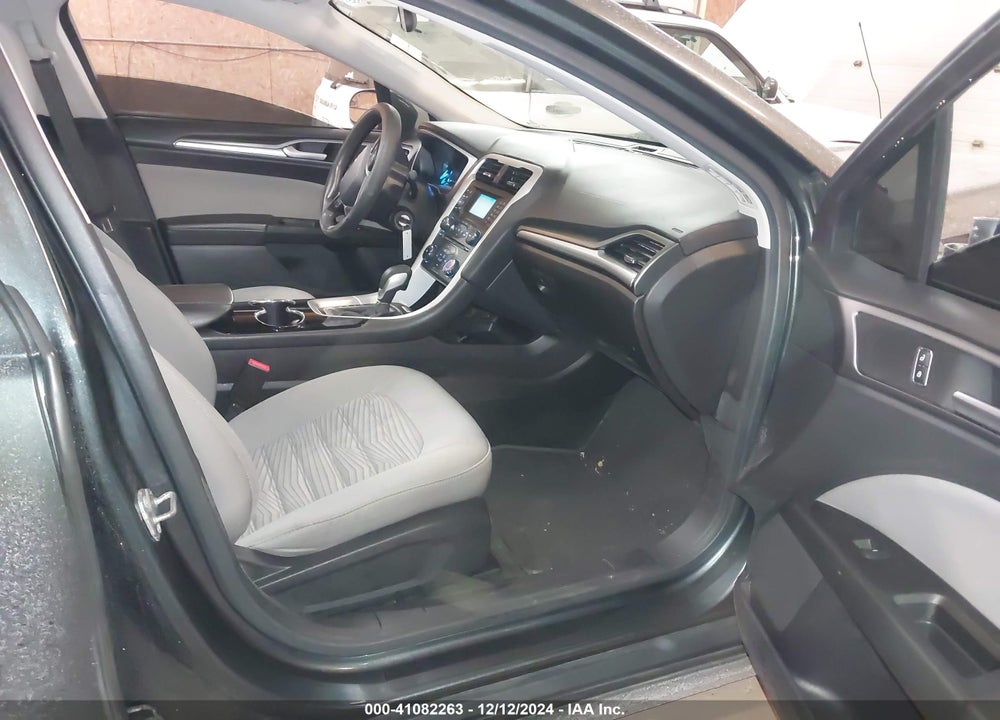 2016 FORD FUSION S VIN: 3FA6P0G70GR152238