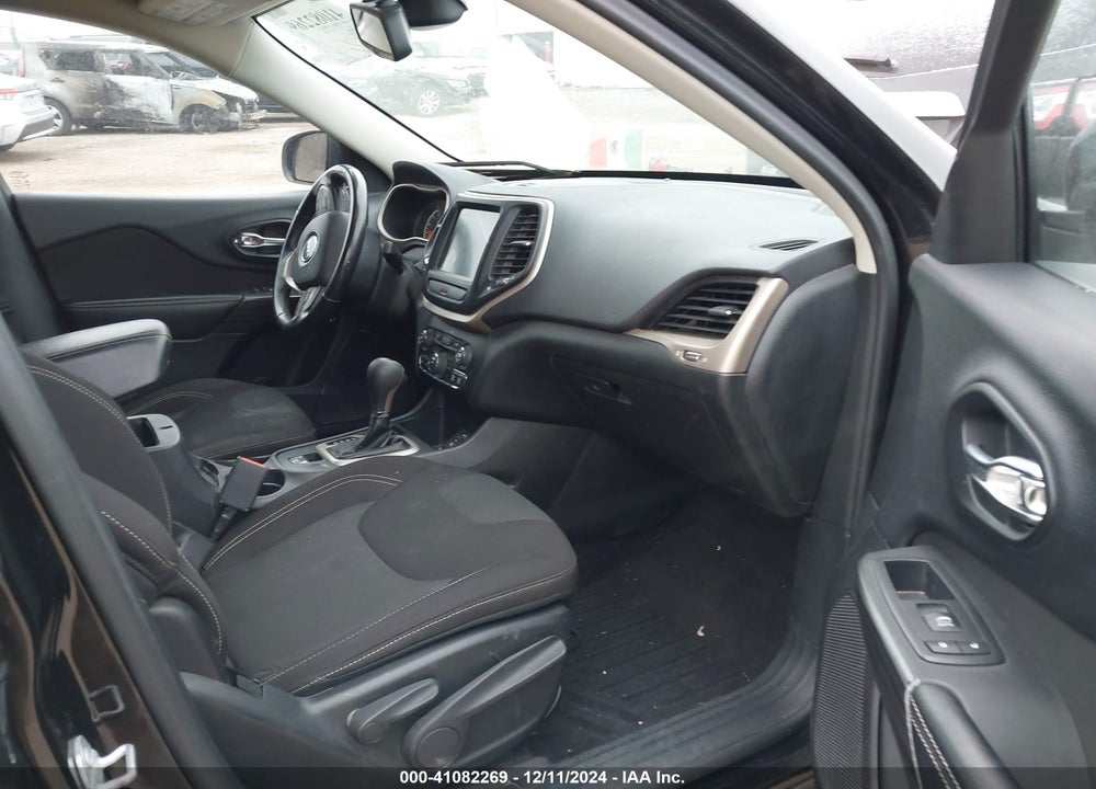 2017 JEEP CHEROKEE LATITUDE FWD VIN: 1C4PJLCSXHW517048
