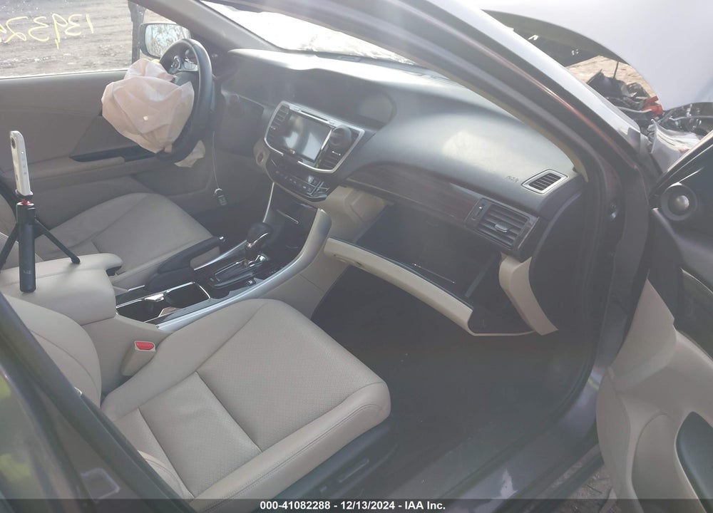 2017 HONDA ACCORD HYBRID EX-L VIN: JHMCR6F5XHC002260