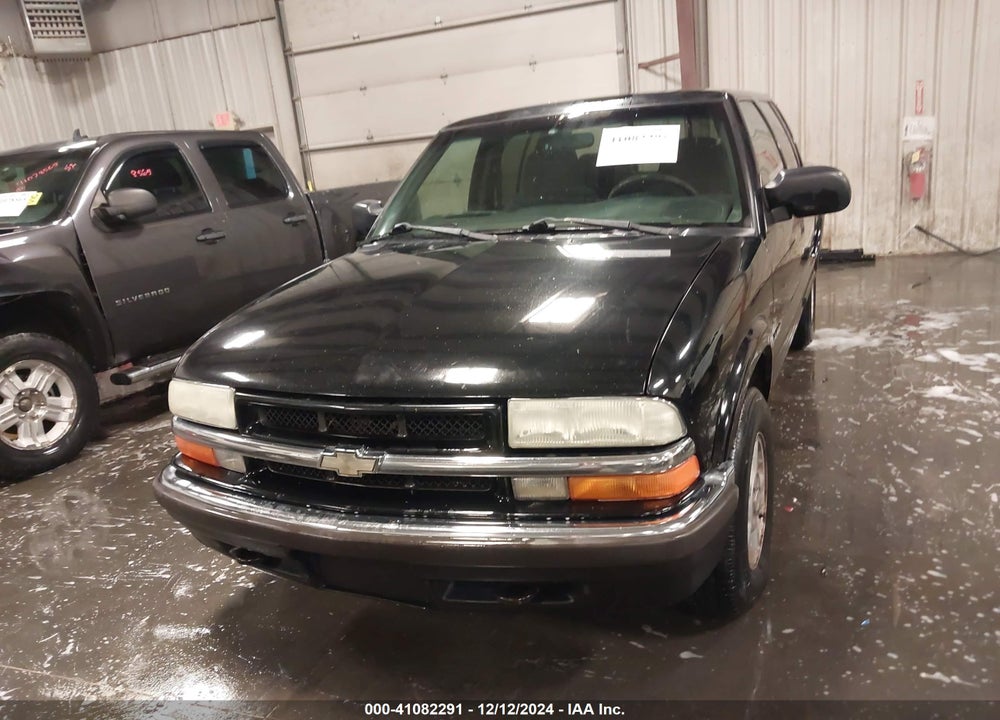 2002 CHEVROLET S-10 LS VIN: 1GCDT13W82K144871
