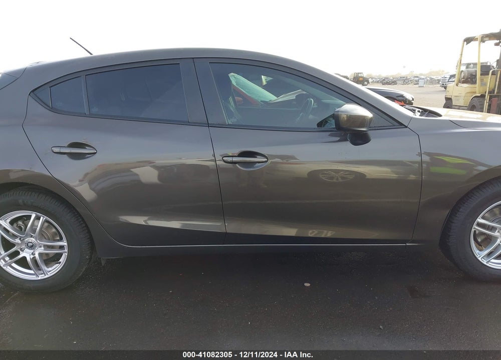 2014 MAZDA 3 I SPORT VIN: JM1BM1K78E1111300