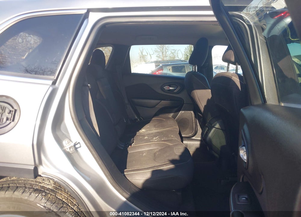 2015 JEEP CHEROKEE LATITUDE VIN: 1C4PJLCB2FW572607