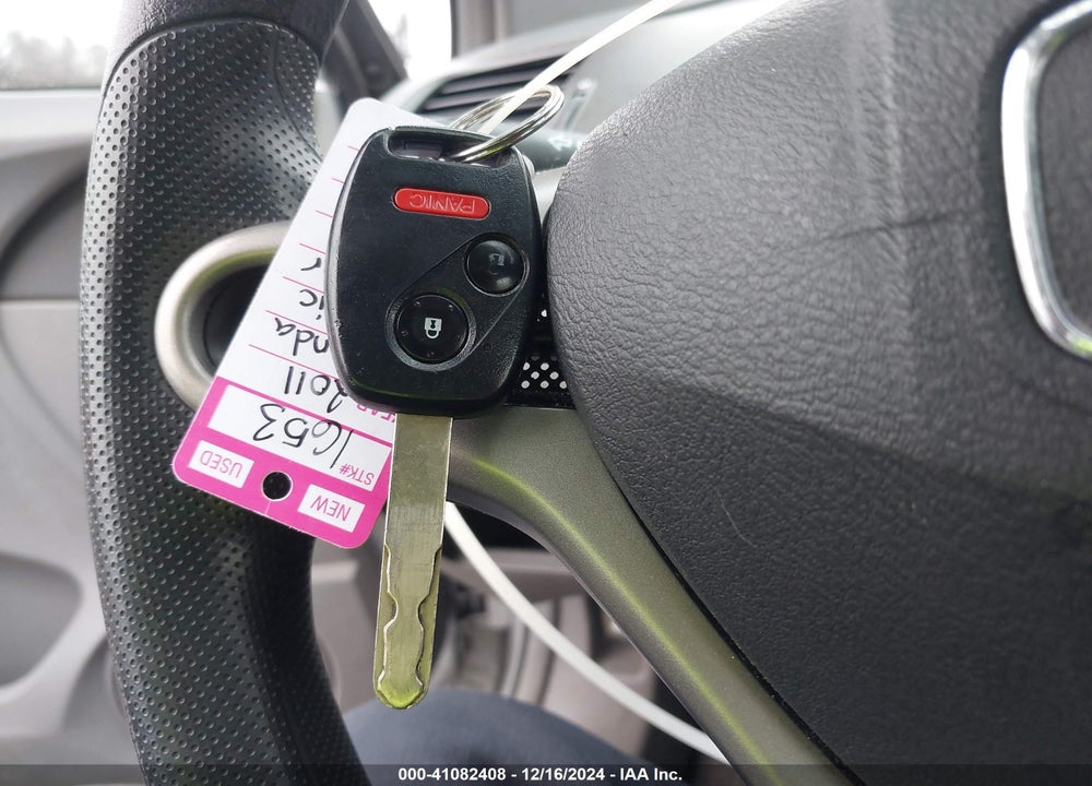 2011 HONDA CIVIC LX VIN: 2HGFG1B68BH511954