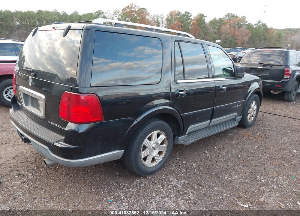 2004 LINCOLN NAVIGATOR VIN: 5LMFU28R24LJ10638
