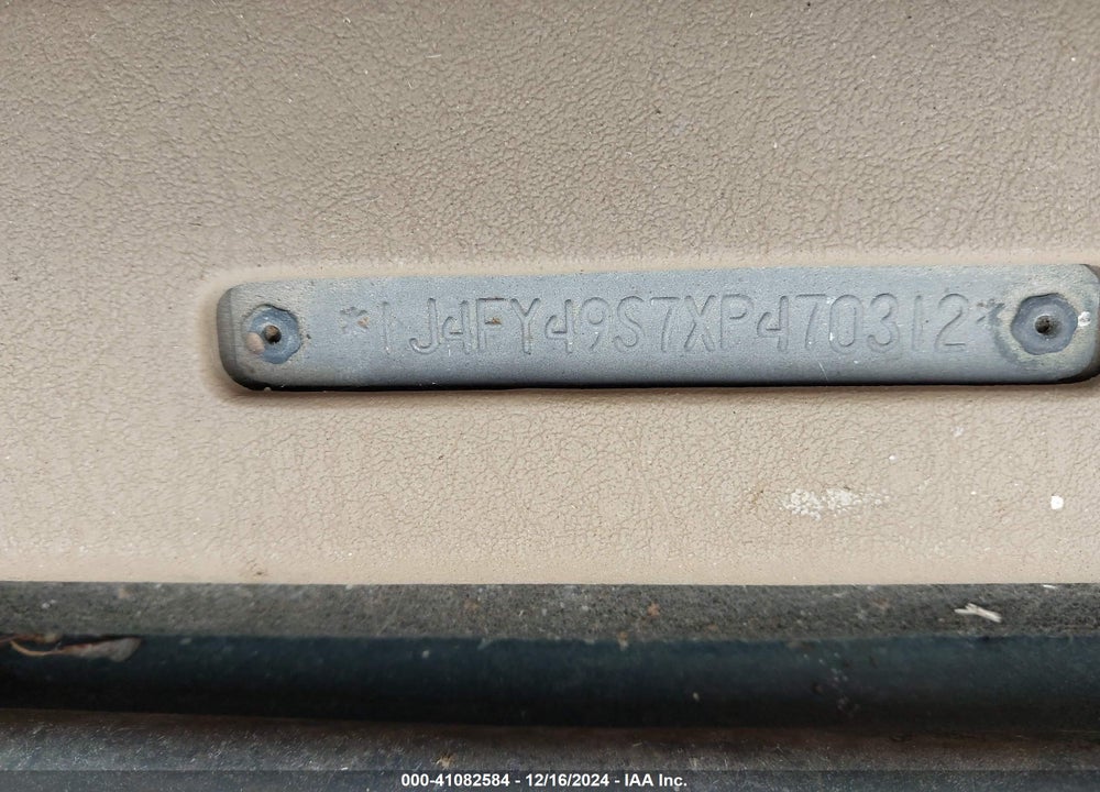 1999 JEEP WRANGLER SAHARA VIN: 1J4FY49S7XP470312