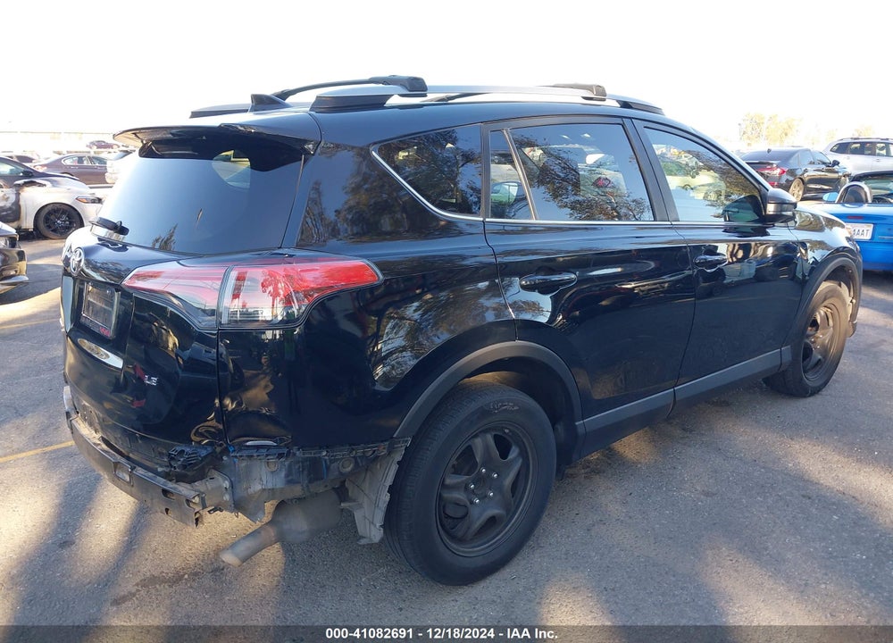 2018 TOYOTA RAV4 LE VIN: 2T3ZFREV4JW449404