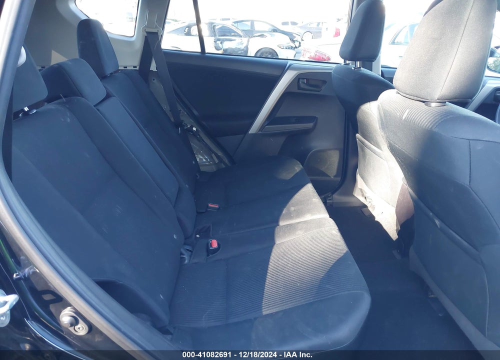 2018 TOYOTA RAV4 LE VIN: 2T3ZFREV4JW449404