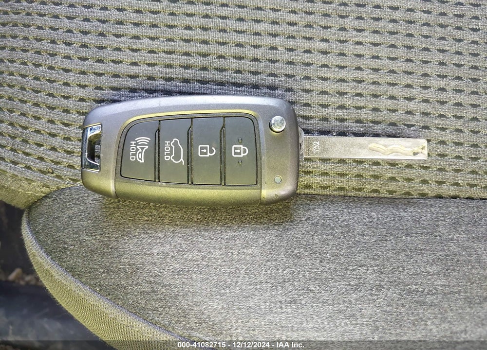 2020 HYUNDAI SANTA FE SE VIN: 5NMS2CAD2LH279235