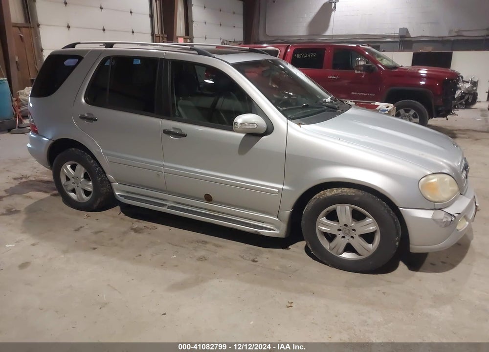 2005 MERCEDES-BENZ ML 350 4MATIC VIN: 4JGAB57E95A565907