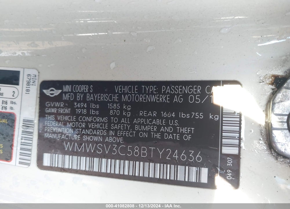 2011 MINI COOPER S VIN: WMWSV3C58BTY24636