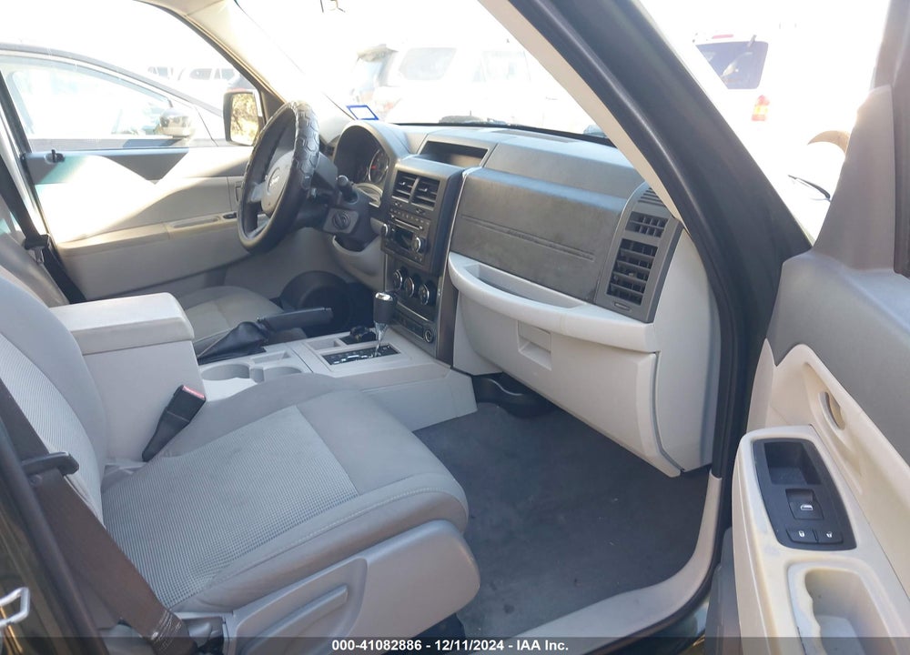 2008 JEEP LIBERTY SPORT VIN: 1J8GN28K28W136178