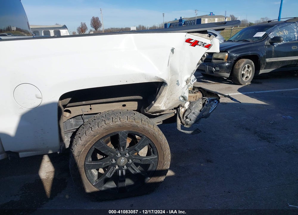 2018 CHEVROLET SILVERADO VIN: 3GCUKREC0JG609895