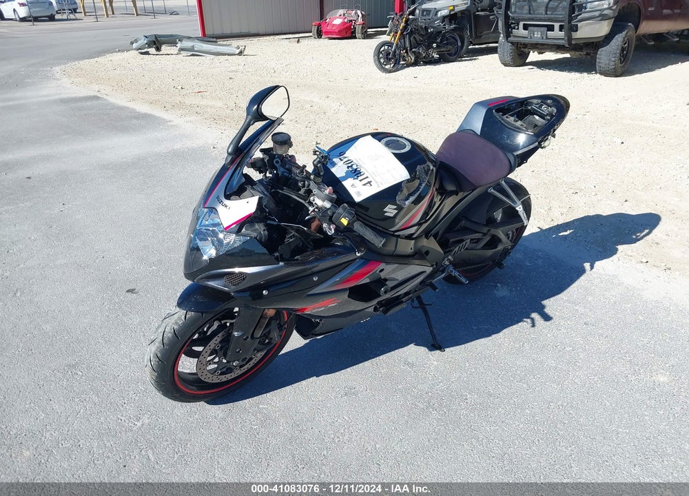 2005 SUZUKI GSX-R1000 VIN: JS1GT76A852108662