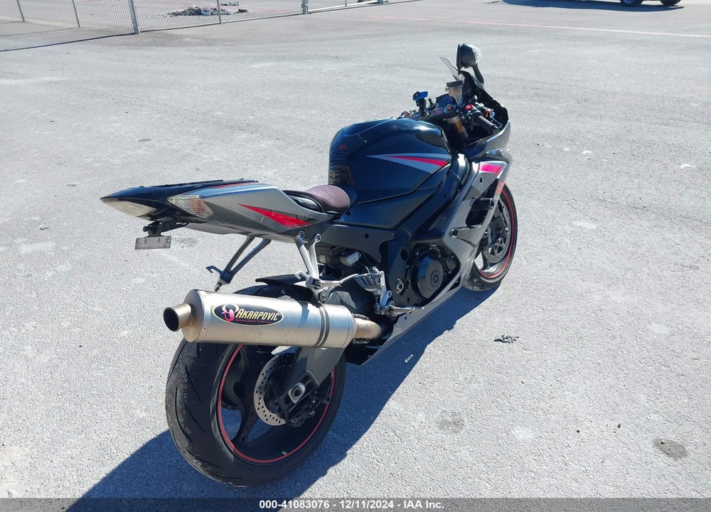 2005 SUZUKI GSX-R1000 VIN: JS1GT76A852108662