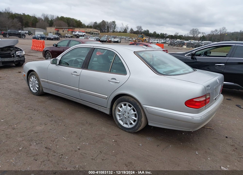 2000 MERCEDES-BENZ E 320 VIN: WDBJF65J2YB117133