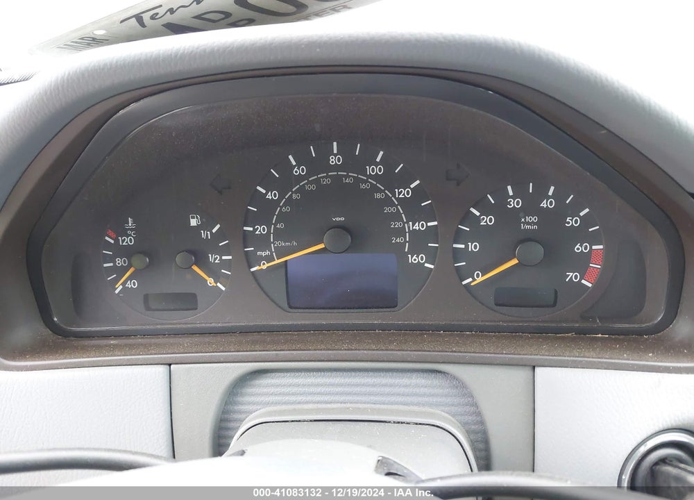 2000 MERCEDES-BENZ E 320 VIN: WDBJF65J2YB117133