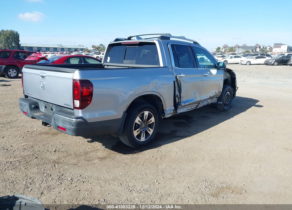 2017 HONDA RIDGELINE RTL-E VIN: 5FPYK3F7XHB033904