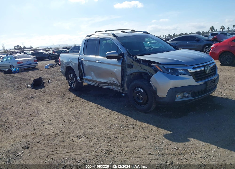 2017 HONDA RIDGELINE RTL-E VIN: 5FPYK3F7XHB033904