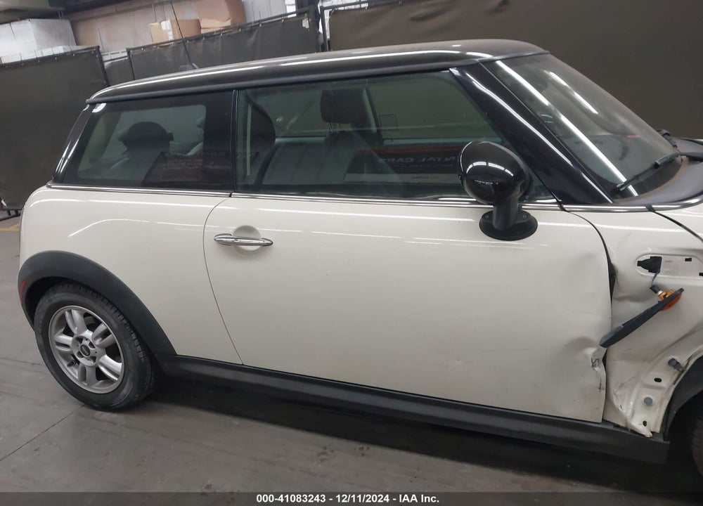 2013 MINI HARDTOP COOPER VIN: WMWSU3C50DT684829