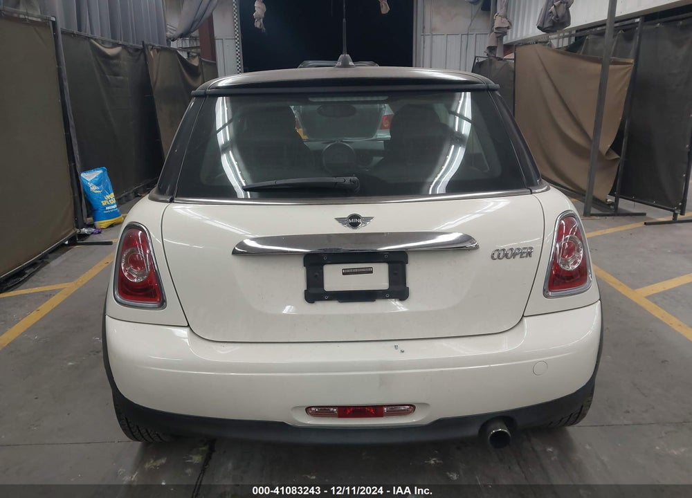 2013 MINI HARDTOP COOPER VIN: WMWSU3C50DT684829