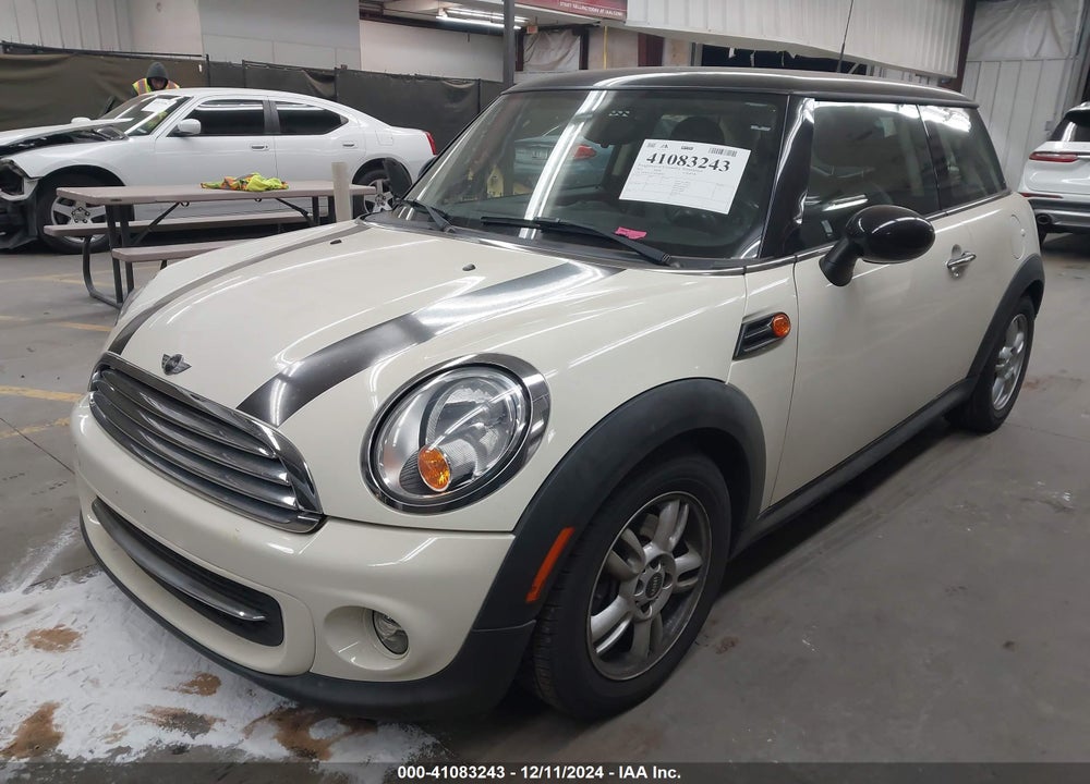 2013 MINI HARDTOP COOPER VIN: WMWSU3C50DT684829