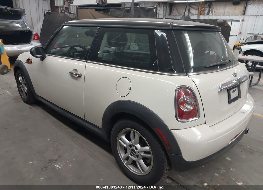 2013 MINI HARDTOP COOPER VIN: WMWSU3C50DT684829
