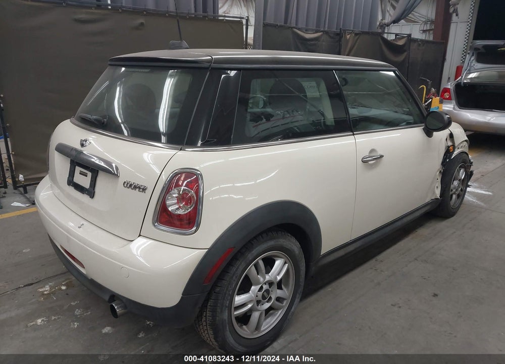2013 MINI HARDTOP COOPER VIN: WMWSU3C50DT684829