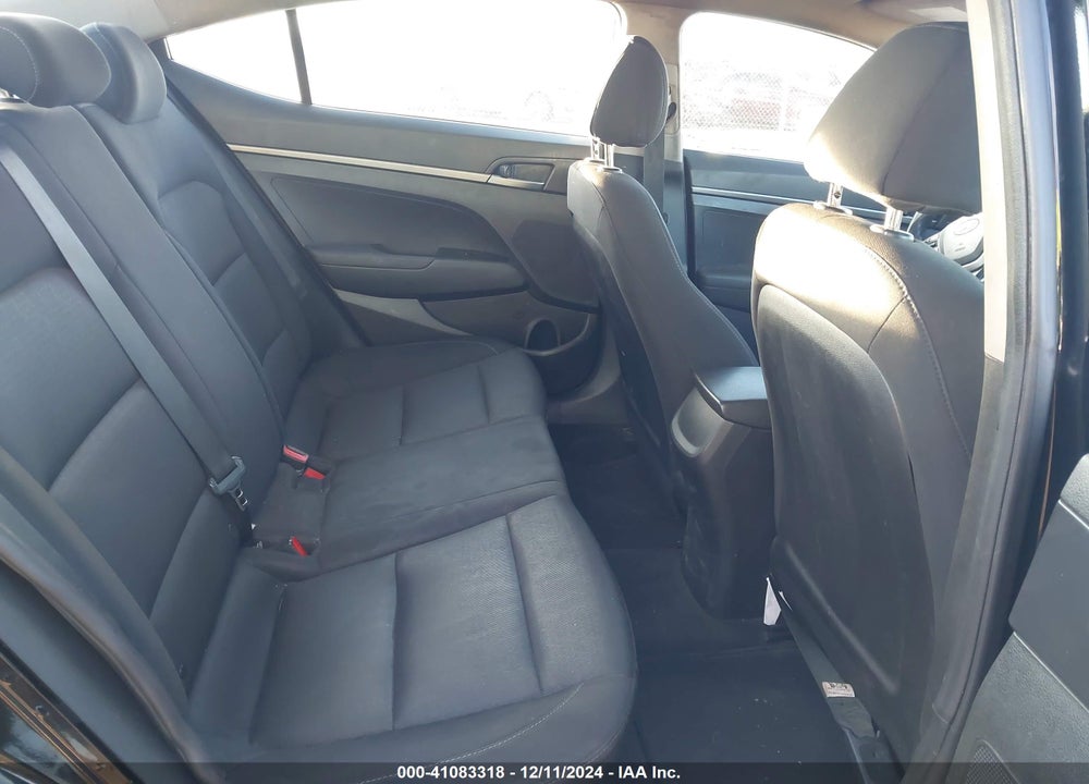2018 HYUNDAI ELANTRA SE VIN: 5NPD74LF8JH400820