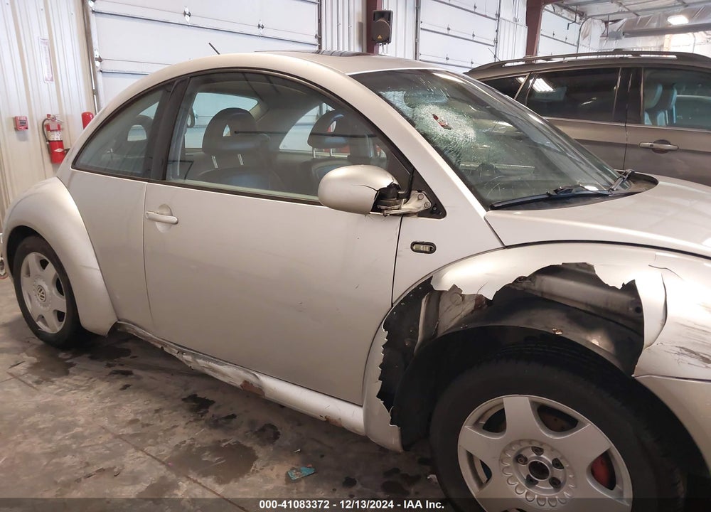 2001 VOLKSWAGEN NEW BEETLE GLX VIN: 3VWDD21C11M440783