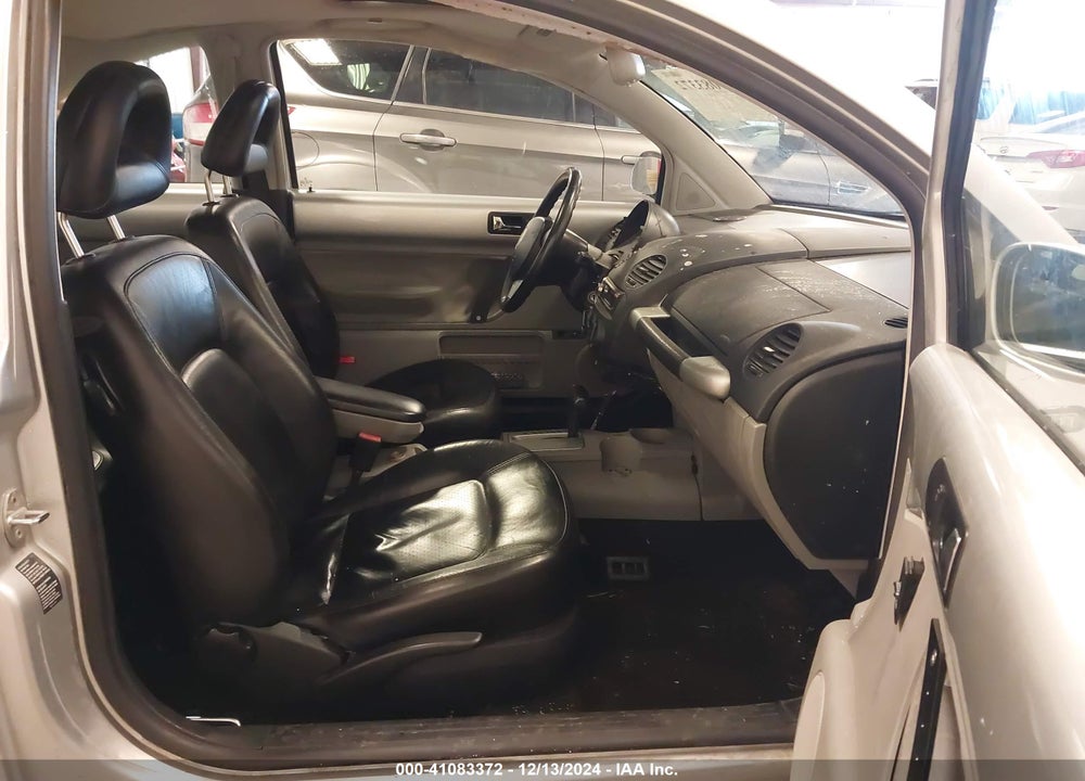 2001 VOLKSWAGEN NEW BEETLE GLX VIN: 3VWDD21C11M440783