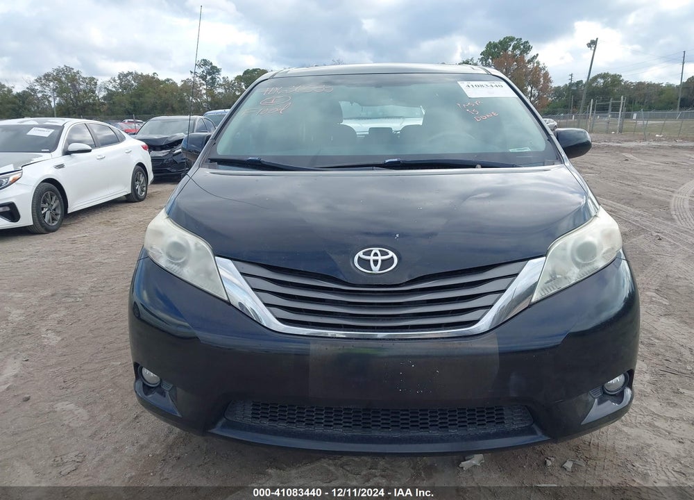 2013 TOYOTA SIENNA XLE V6 8 PASSENGER VIN: 5TDYK3DC9DS392563