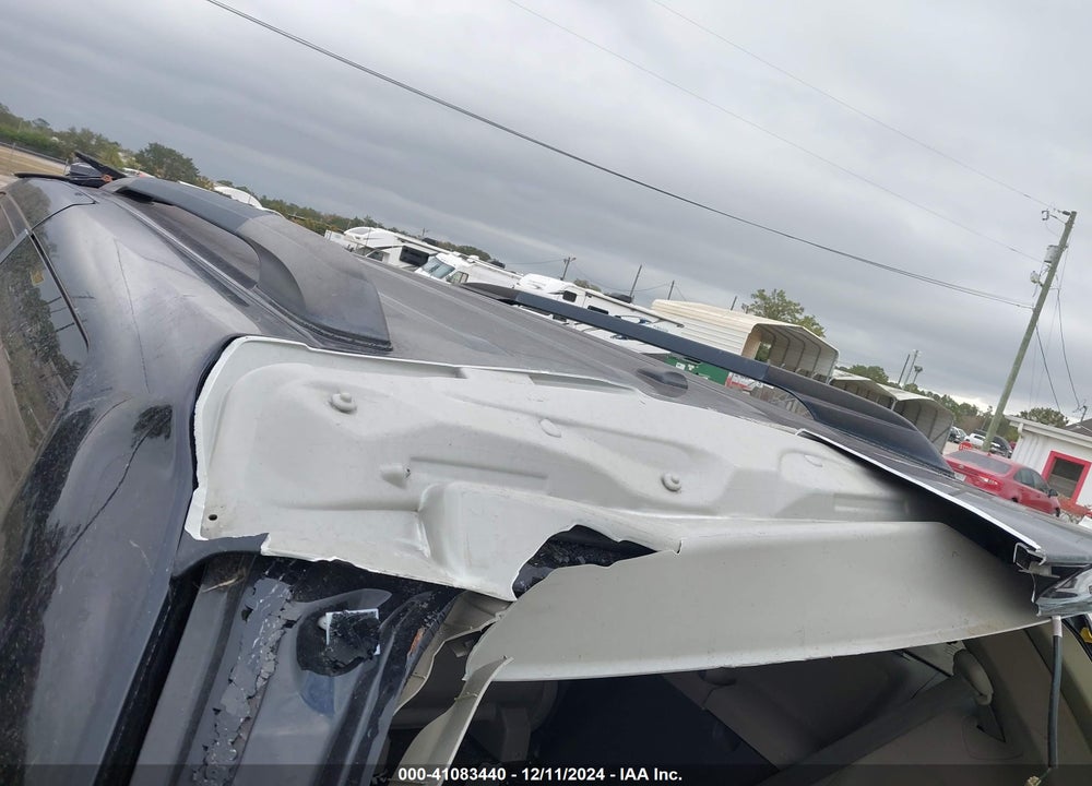 2013 TOYOTA SIENNA XLE V6 8 PASSENGER VIN: 5TDYK3DC9DS392563
