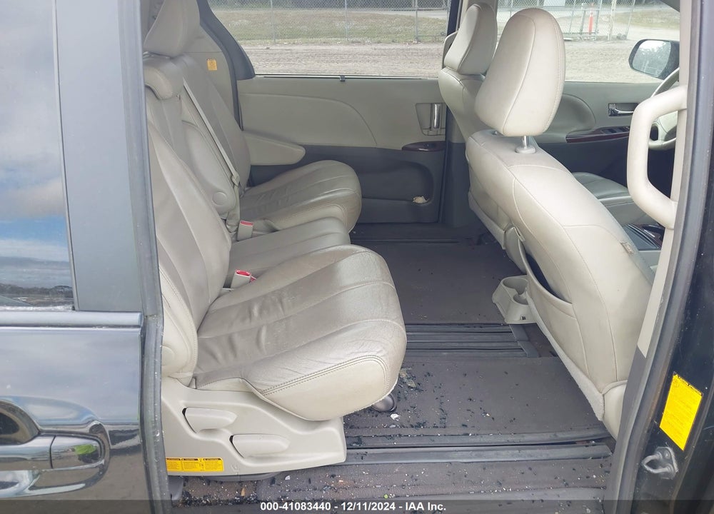 2013 TOYOTA SIENNA XLE V6 8 PASSENGER VIN: 5TDYK3DC9DS392563